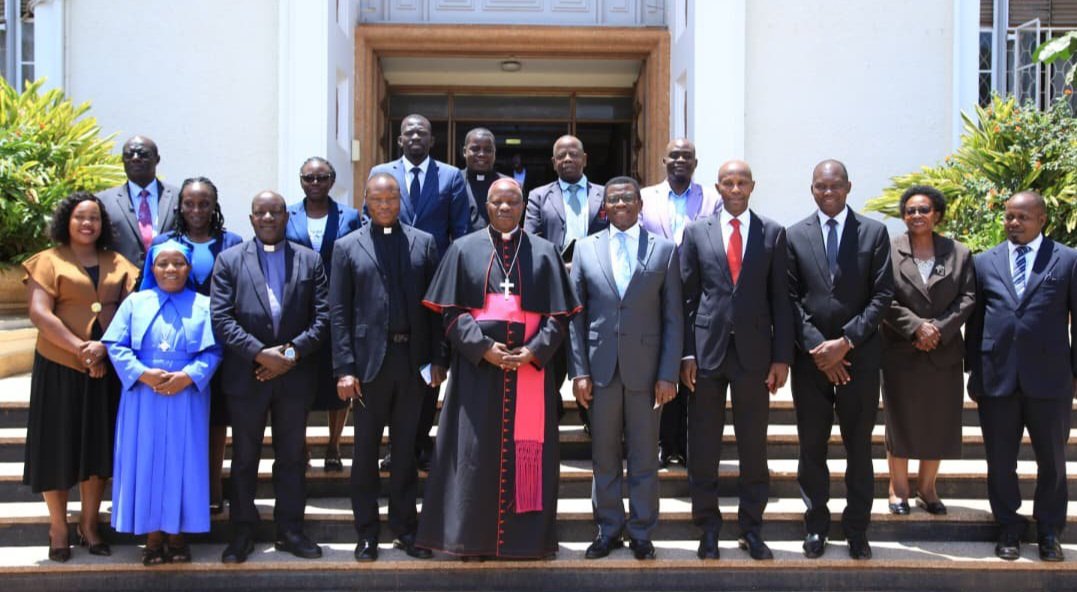 Okusonda ensimbi ez'okumaliriza Archbishop Kiwanuka Memorial Centre e Kitovu - Omusumba Serverus Jjumba akiise embuga okwanjulayo enteekateeka ey'okusonda ensimbi nga 01 October,2026