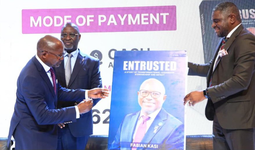 Obwakabaka bwa Buganda busiimye obuweereza bw'Omukungu Fabian Kasi abadde ssenkulu wa Centenary bank - awandiise ekitabo Entrusted ekittotola obuweereza bwe