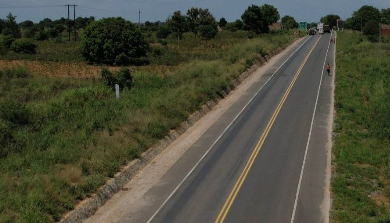 Ebirungo ebikola kkolaasi ayiibwa ku nguudo bibuze -  olutalo lwe Iran lunokoddwayo ng'ensonga enkulu