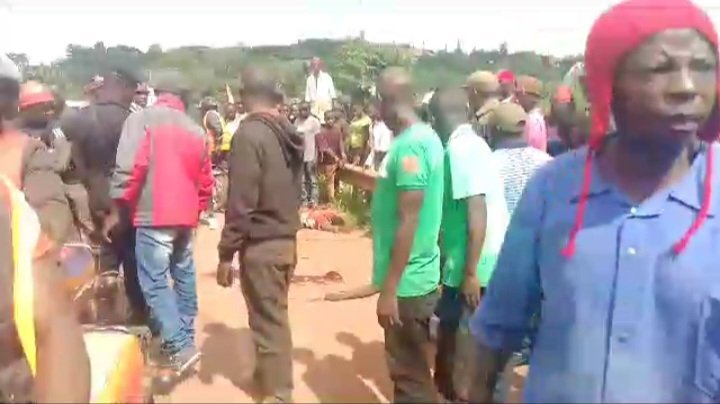 Abantu 3 bafiiridde mu kabenje akagudde e Nsangi – babadde batambulira ku bodaboda emmotoka n’ebasaabala