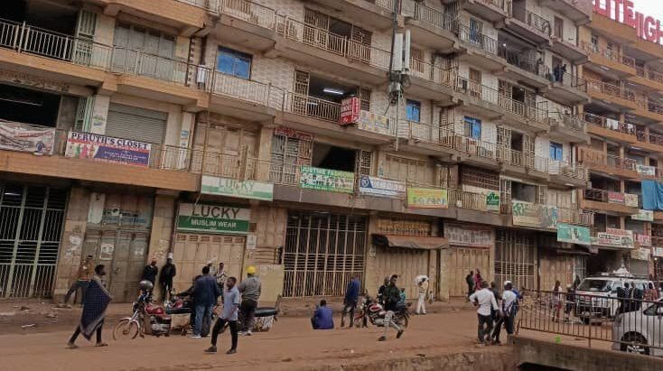 Abasuubuzi bagaanye okuggulawo amadduuka okutuusa nga basisinkanye president Museven