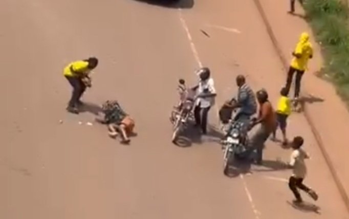 Abavubuka ba “NRM” 14 abagambibwa okubba abantu mu Kampala basiindikiddwa ku alimanda