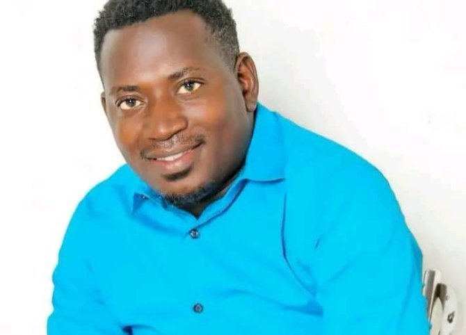 Adam Mulwana eyayimba Besigye anayingiya tokakwabalabala afudde!