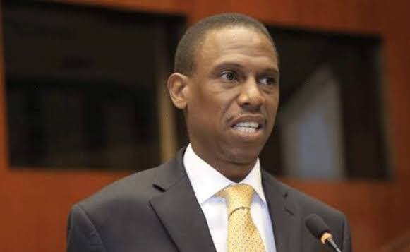 Akakiiko ka parliament ak’amateeka kayimirizza eby’okwekenneenya ssemateeka w’eggwanga n’okugatta ebimu ku bitongole bya government