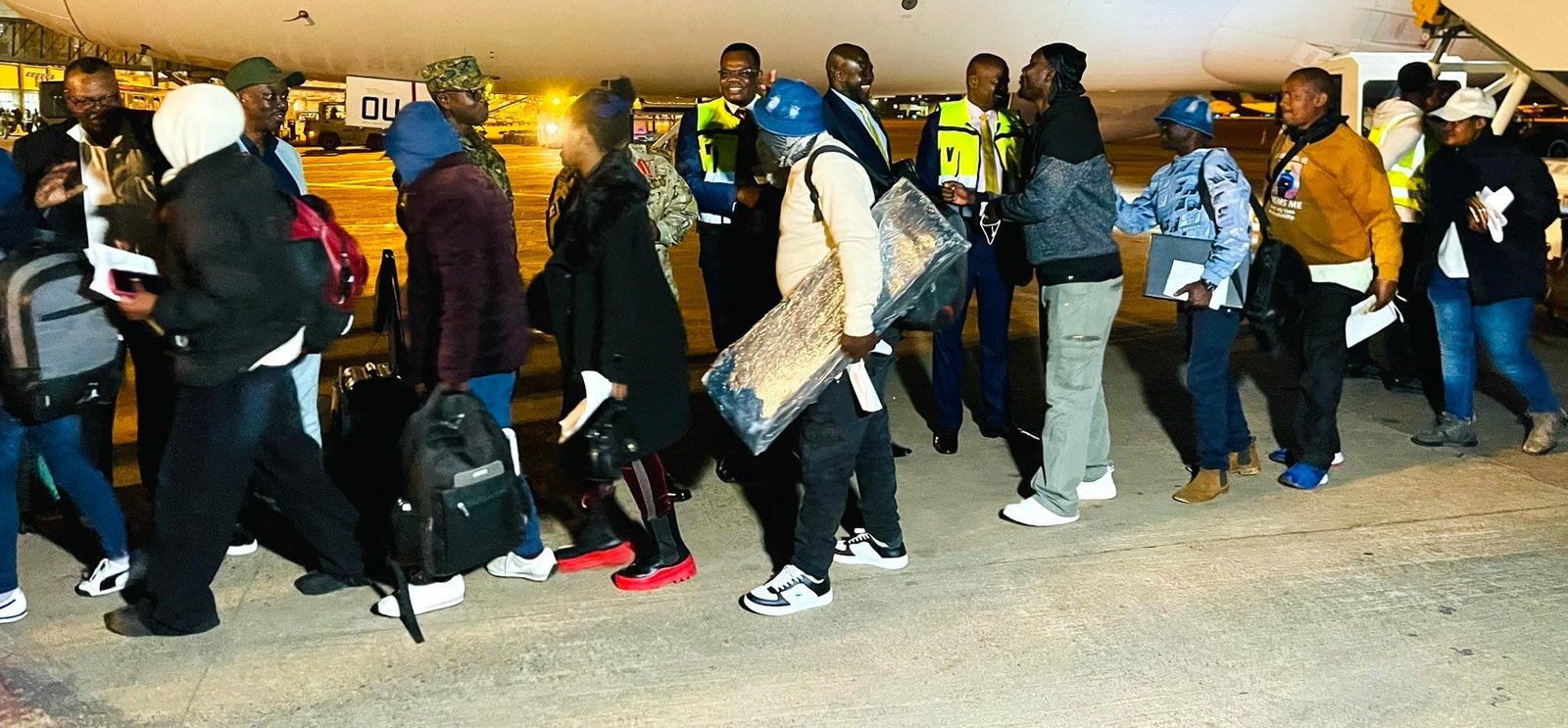 Bannauganda 273 bebasoose okuzzibwa okuva e SouthAfrica – nga betegula bannansi baayo abagobye abagwira