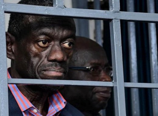 Dr.Besigye azeemu okuzira emmere mu kkomera – mukyala we Winnie Byanyima agenze mu kooti eragire government emuyimbule
