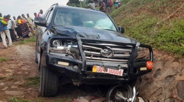 Emmotoka ya Minister  Balaam Barugahare Ateenyi  esaabadde omugoba wa bodaboda e Kagadi naafiirawo