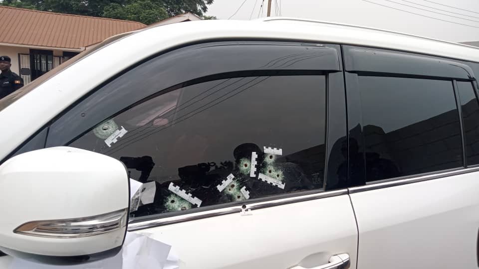 Emmotoka ya pastor Bugingo esangiddwako ebituli by’amasasi 11 – omukuumi we aziikiddwa Ssembabule