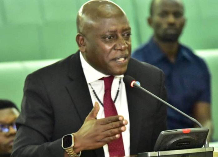 Ensonga z’Abanyarwanda Abavandimwe bazitutte mu parliament – bagala batongozebwe nga bannauganda