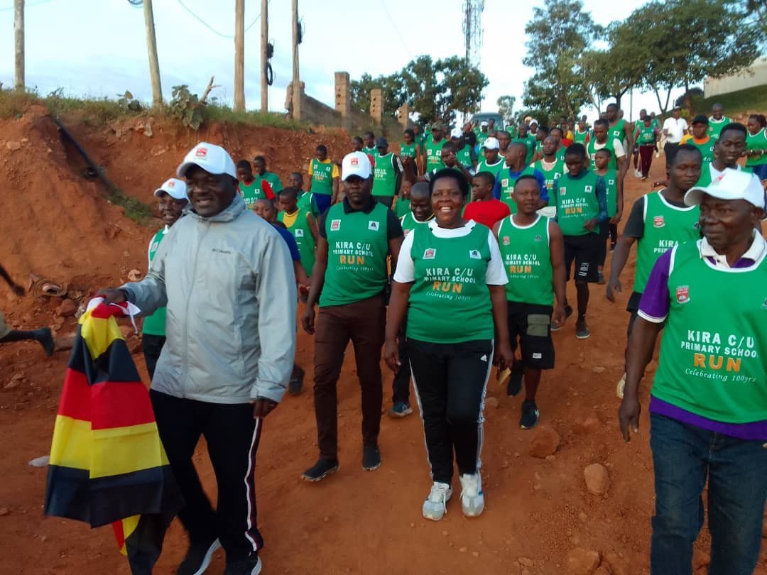 Gen.Katumba Wamala awabudde abantu okwewala okuziimba okumpi n’amakubo