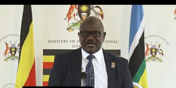 Government eyongezza emisaala gy’abasomesa bonna n’abakozi ba government ez’ebitundu