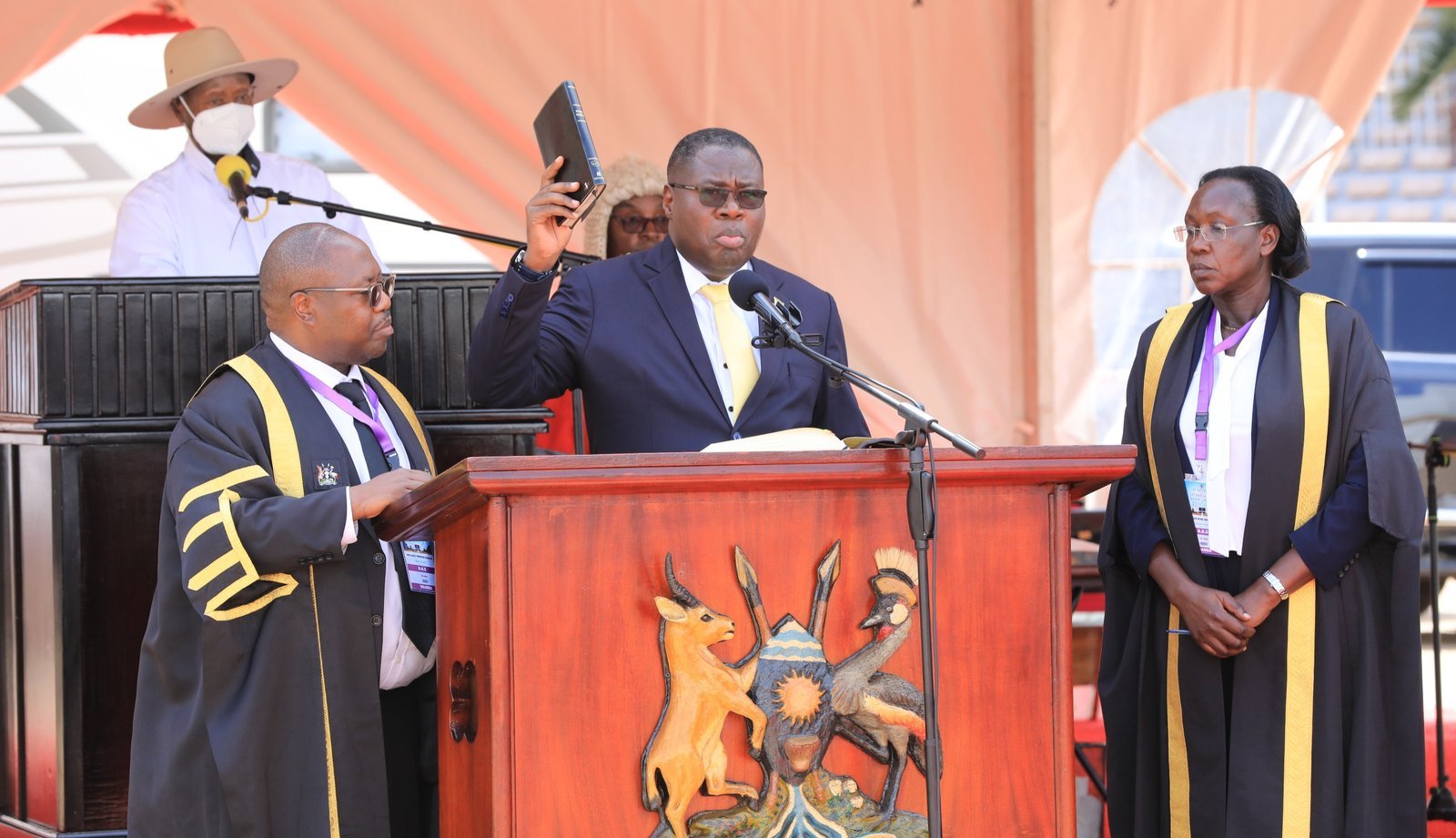 Jacob Markson Oboth Oboth ye sipiika wa Parliament eye 12 – wakumyukibwa Thomas Tayebwa