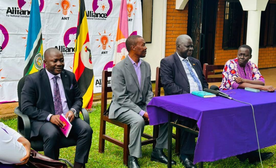 Kasiano Wadri alondeddwa nga president wa ANT omuggya – Mugisha Muntu afuuse mukulembeze wakyo omusukkulumu