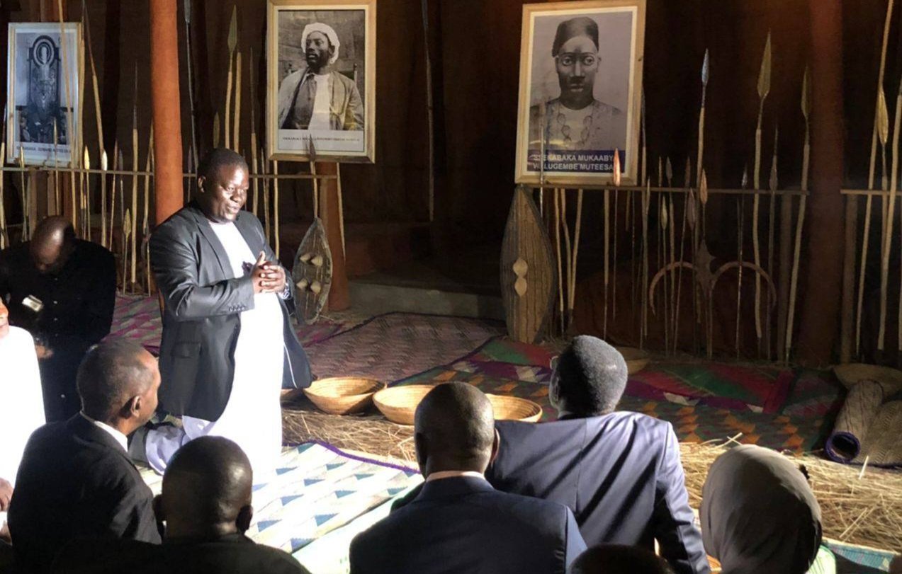 Katikkiro Mayiga alangiridde nti omulimu gw’okuzzaawo amasiro ge Kasubi guwedde oluvannyuma lw’emyaka 12 lwegaayokebwa omuliro – obulombolombo bwonna butuukiriziddwa
