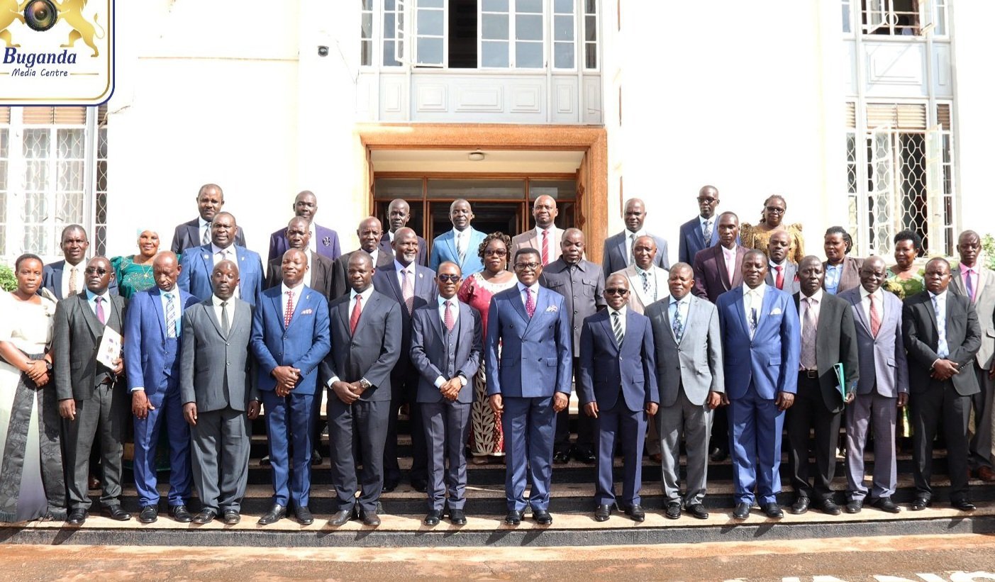 Katikkiro Mayiga asisinkanye abaami ba Kabaka abaggya – abalambise ku nsonga z’obukulembeze mu Buganda