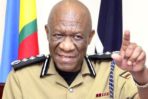 Maj.Gen. Tumusiime Katsigazi yagenda okugira ng’akuuma entebe ya Ssabapolice wa Uganda – ekisanja kya Martin Okoth Ochola kiweddeko