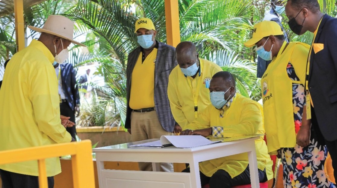 NRM etandise okuzza obuggya enkalala z’abawagizi baakyo – abawandiisa balagiddwa kubawandiisiza mu bifo eby’olukale