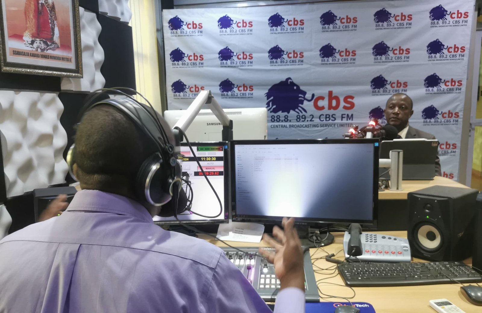 Okukola ebintu ebisobola okuganyula abalala kyekigenda okusitula abavubuka – Owek. Robert Sserwanga