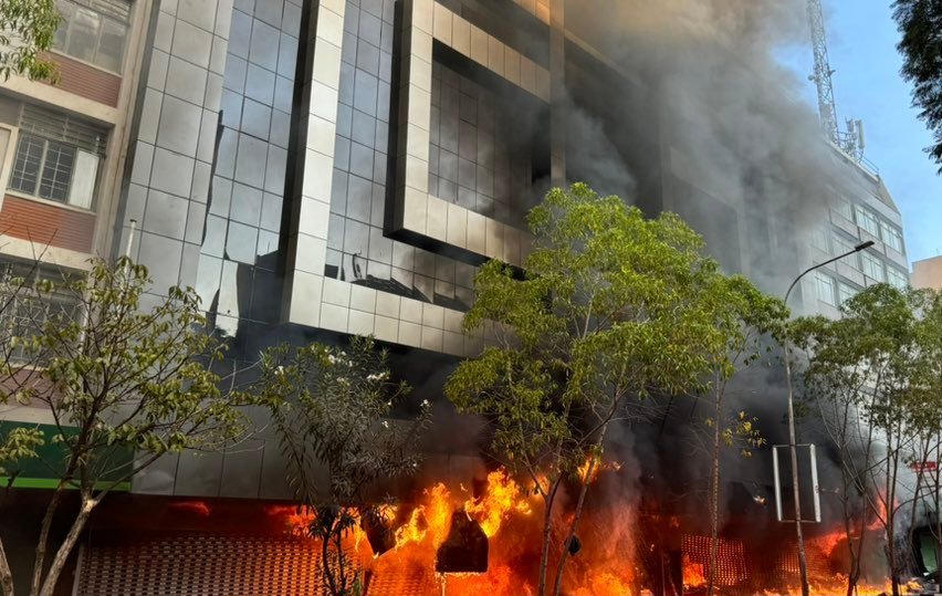 Omulimu gw’okuddaabiriza Uganda house e Kenya gukyali mu lusuubo – okunoonyereza ku baajookya tekunaggwa