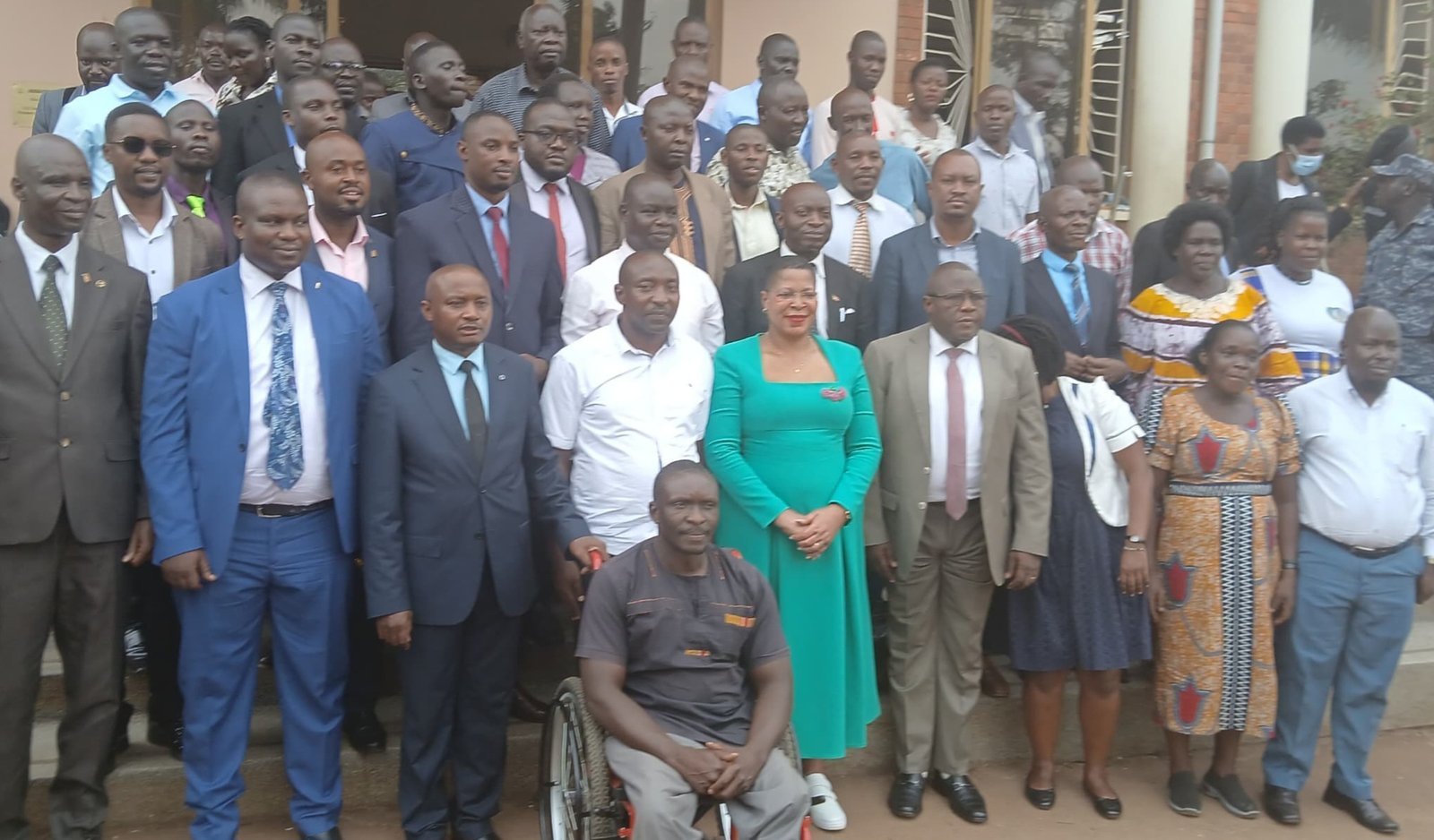 Parliament eyagala kuyisa etteeka eriwa akasiimo abakulembeze ba government ez’ebitundu ababeera bawummudde