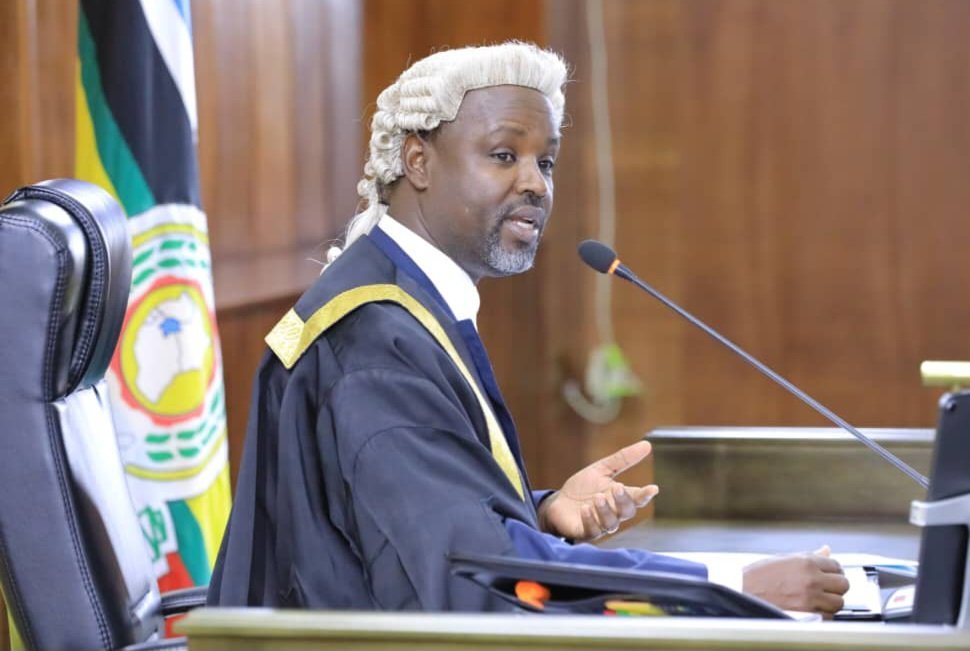 Parliament eyingidde mu nsonga za Dr.Kiiza Besigye – esindise akakiiko k’eddembe ly’obuntu e Luzira
