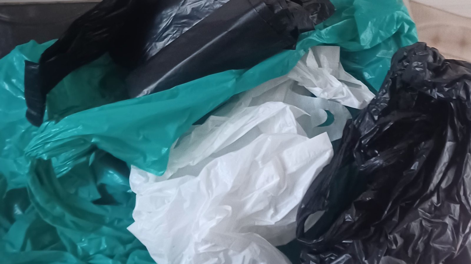 Parliament eyisizza ennoongosereza mu tteeka ly’emisolo – obuveera bukendeezeddwako omusolo