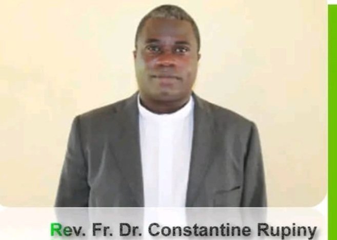 Ppaapa alonze Fr. Dr. Constantine Rupiny okubeera omusumba w’essaza lye Nebbi