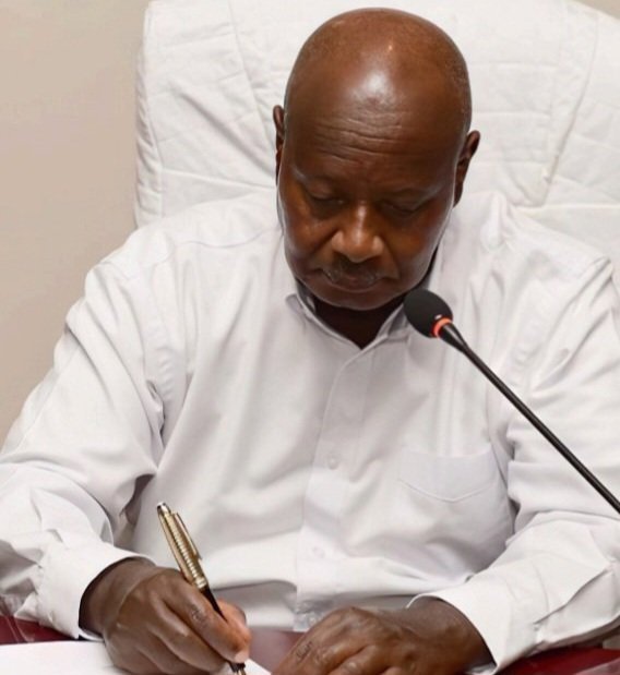 President Museveni agambye nti vvulugu eyetobese mu kalulu ka Kawempe North bamunoonyerezaako – yebuuzizza neyasindiseyo abasirikale ba JATT abaakubye bannamawulire