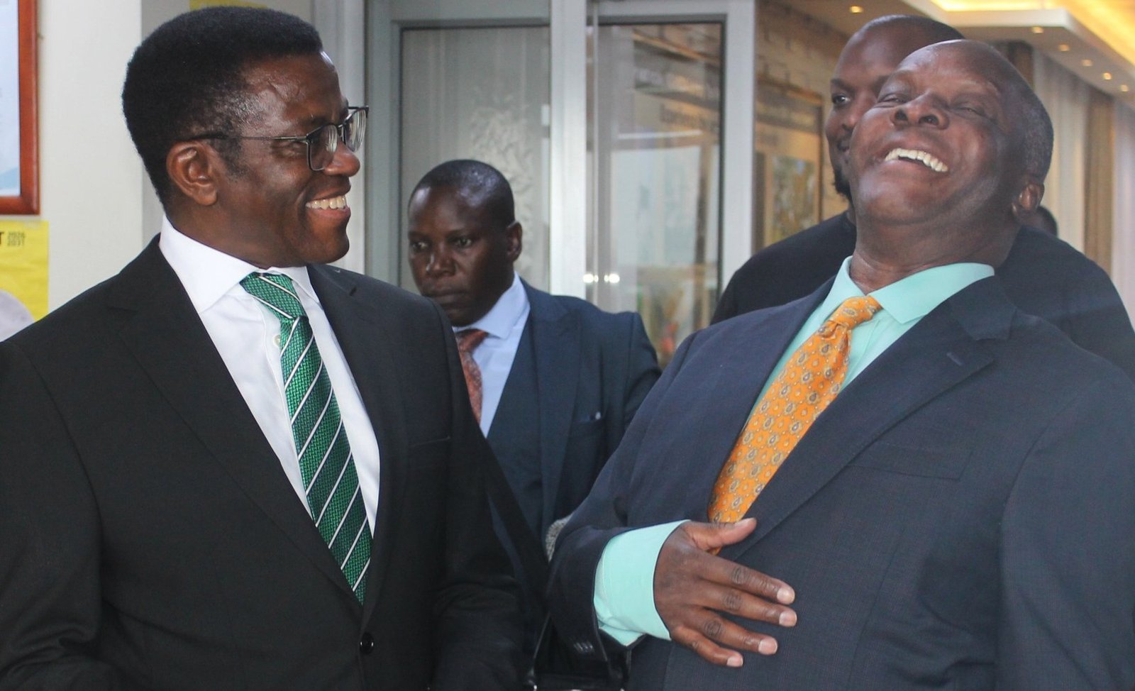 Ssaabasajja Kabaka akomyewo okuva e Bungereza n’asiima okuggalawo empaka z’amasaza ga Buganda 2025 –  mu kisaawe e Nakivubo