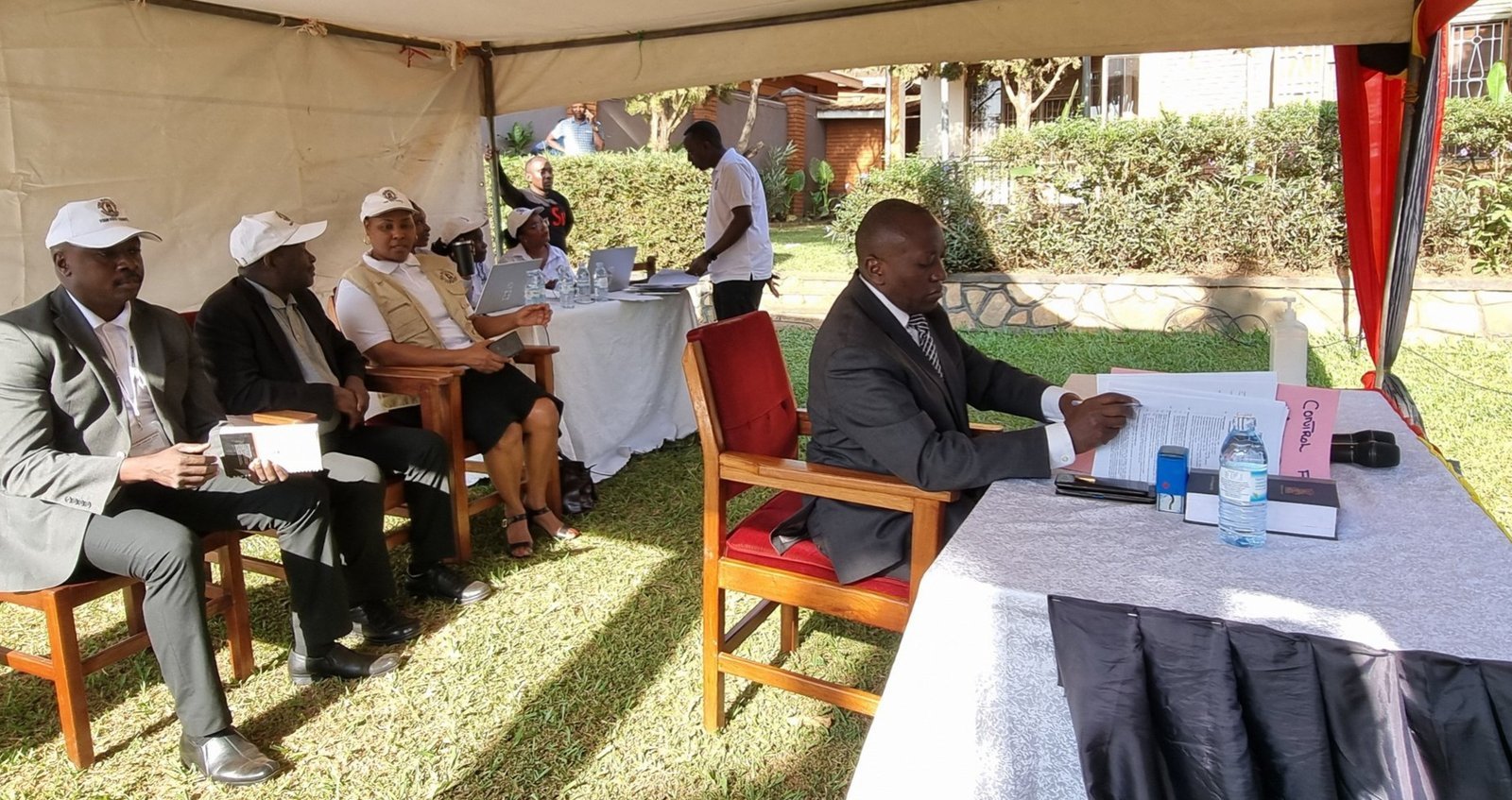 Uganda Electoral Commission etandise okuwandiisa abagenda okwesimbawo ku kifo ky’omubaka wa Kawempe North – bawereddwa okuyisa ebivvulu ku nguudo